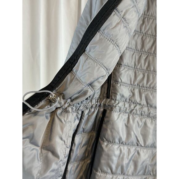 Guess Quilted Light Weight Puffer Gray Heart Fob L gorpcore cold weather 60-08 - Picture 16 of 16